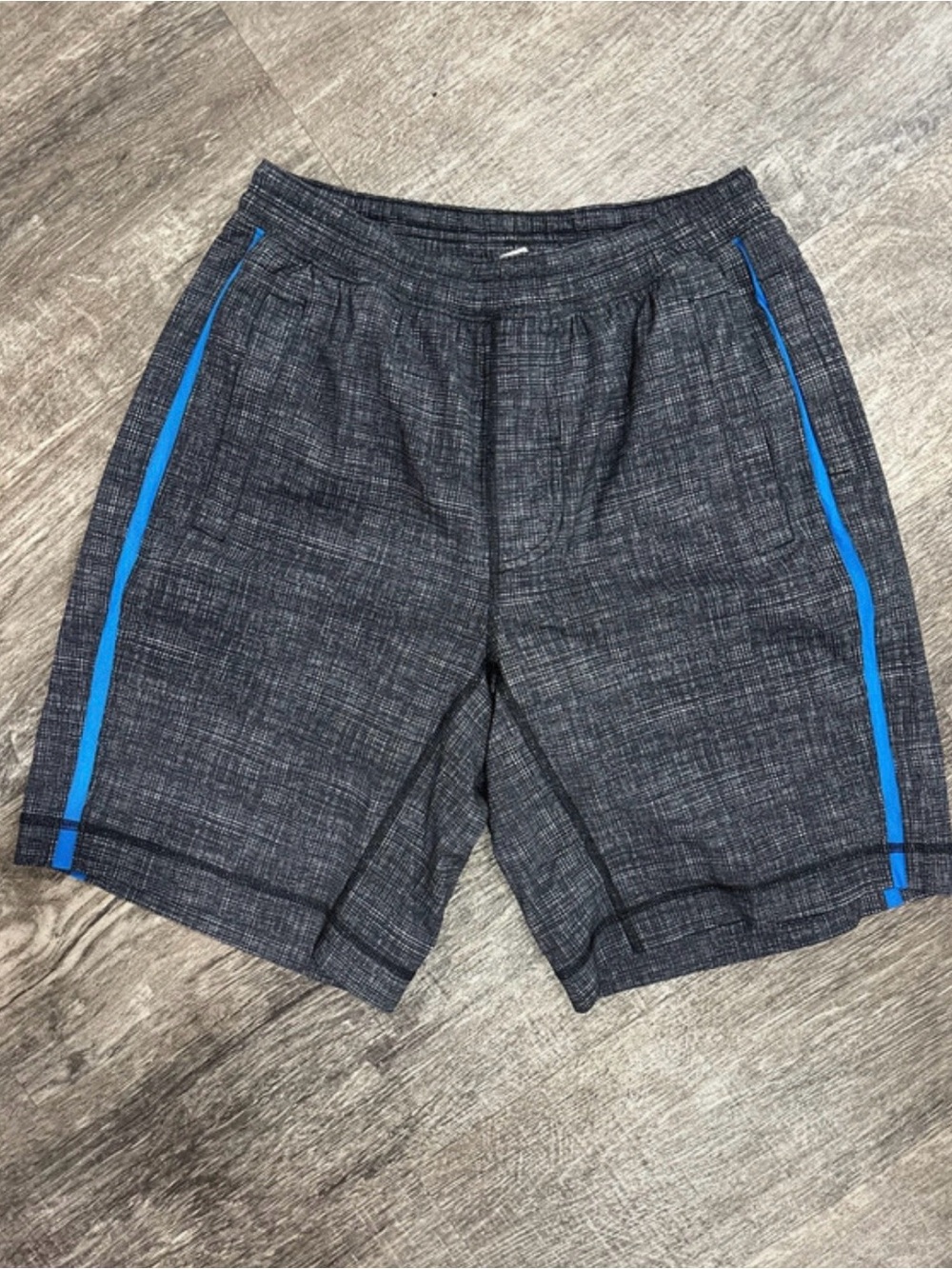 lululemon athletica Men's Charcoal Gray Athletic Shorts with Blue Side Stripe